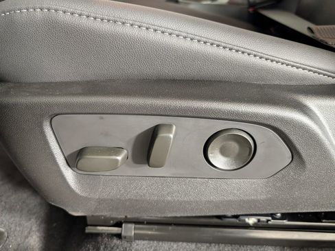 New 2026 GMC Canyon Elevation w/ Convenience Package image 15