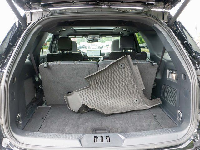 Used 2025 Ford Explorer ST AWD/4WD image 11