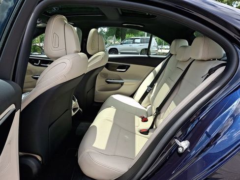 Used 2023 Mercedes-Benz C 300 4MATIC Sedan image 12