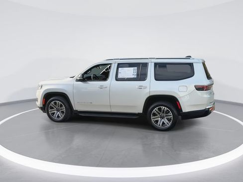 Used 2024 Jeep Wagoneer Series II w/ Flexible Seating Group AWD/4WD image 6