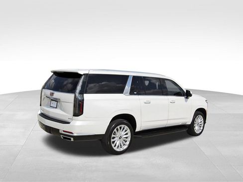Certified 2025 Cadillac Escalade ESV Luxury image 4