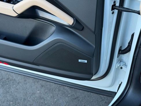 New 2025 Porsche Cayenne E-Hybrid AWD/4WD image 14
