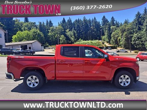 Used 2020 Chevrolet Silverado 1500 LT image 2