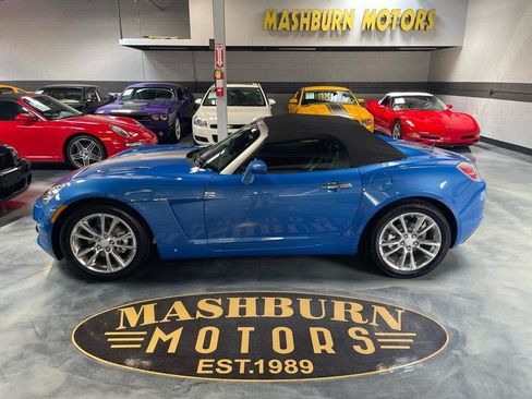 Used 2009 Saturn Sky Hydro Blue RWD image 2