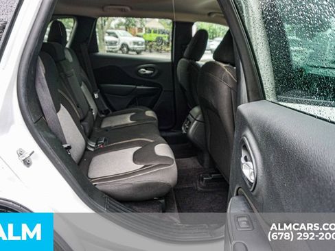 Used 2016 Jeep Cherokee Sport FWD image 22