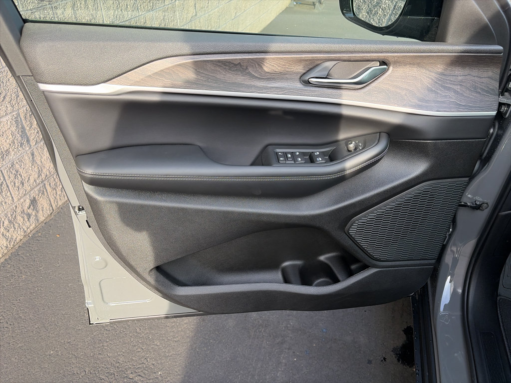 New 2027 Jeep Grand Cherokee L 4WD image 13