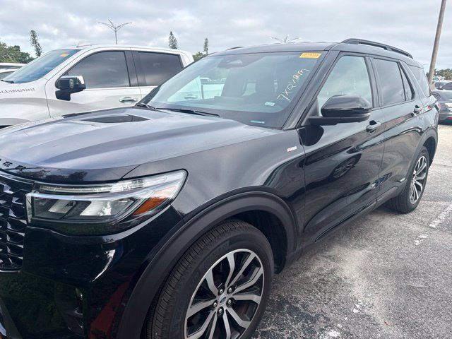 Used 2025 Ford Explorer ST-Line AWD/4WD image 4
