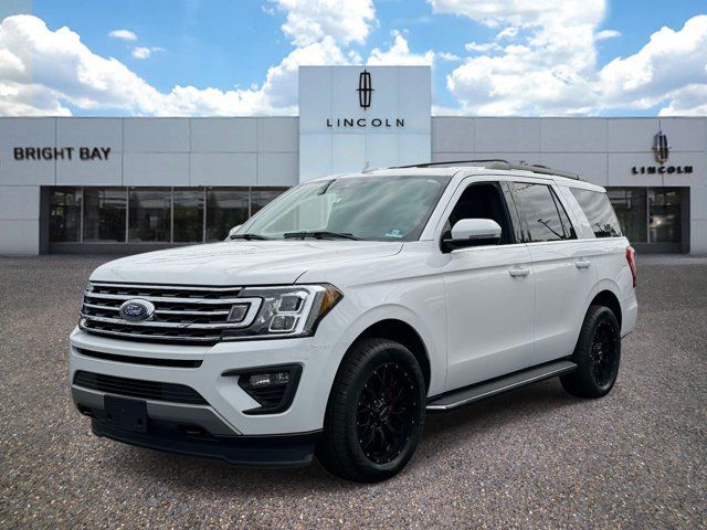 Used 2020 Ford Expedition XLT w/ Equipment Group 202A AWD/4WD image 2