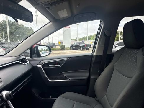 Used 2024 Toyota RAV4 XLE FWD image 22