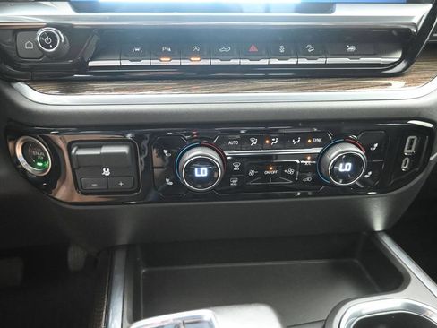 Used 2022 Chevrolet Silverado 1500 LT Trail Boss w/ LT Trail Boss Premium Package AWD/4WD image 19