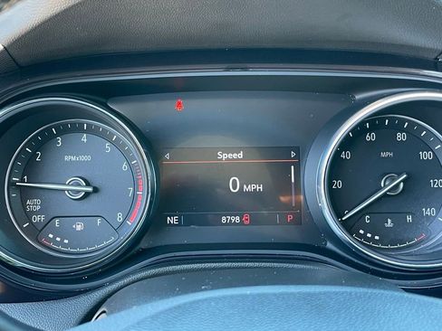 Used 2022 Buick Encore GX Essence FWD image 17
