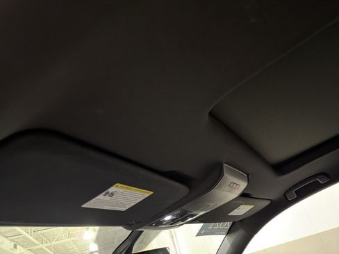 Certified 2021 Volkswagen Atlas Cross Sport SE w/ Panoramic Sunroof Package AWD/4WD image 10