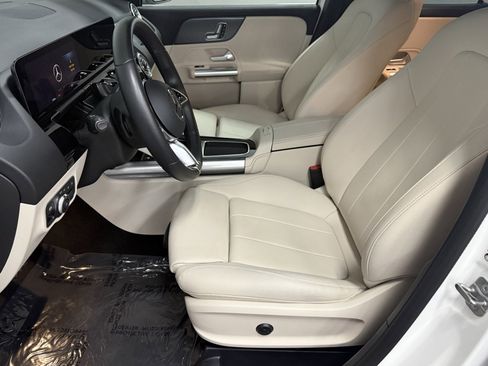 Used 2025 Mercedes-Benz GLA 250 image 21