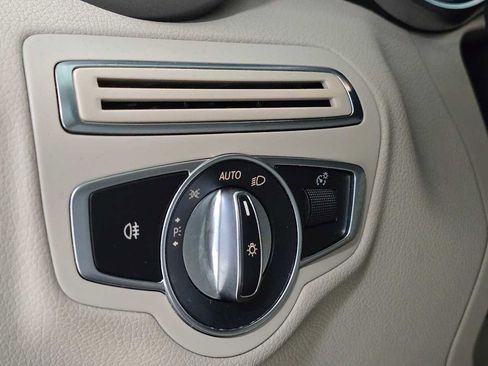 Used 2018 Mercedes-Benz C 300 Sedan image 25