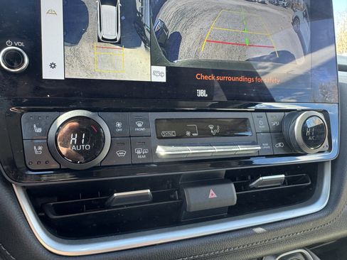 Used 2024 Toyota Grand Highlander AWD image 28