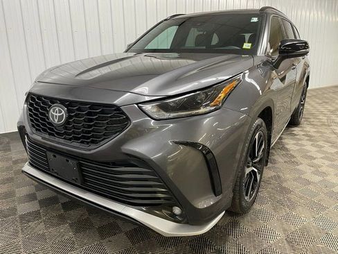 Used 2022 Toyota Highlander XSE image 9