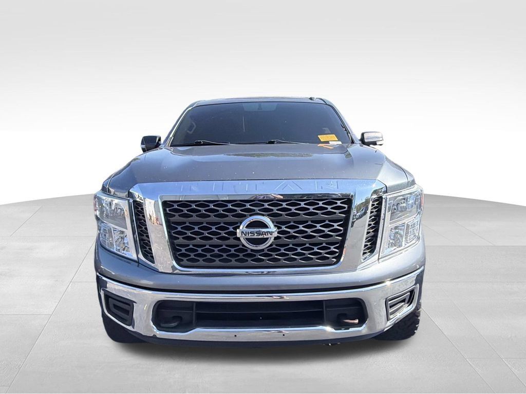 Used 2018 Nissan Titan SV AWD/4WD image 8