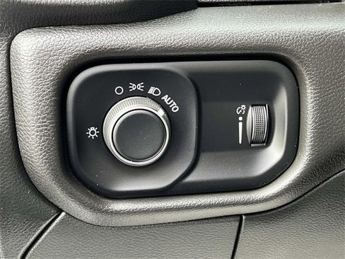 Used 2024 RAM 4500 SLT w/ Quick Order Package 2YG SLT image 31