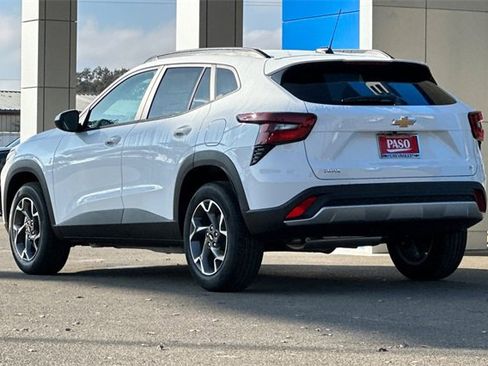 New 2026 Chevrolet Trax LT w/ Driver Confidence Package image 7