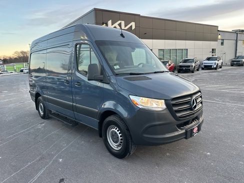 Used 2019 Mercedes-Benz Sprinter 144 image 2
