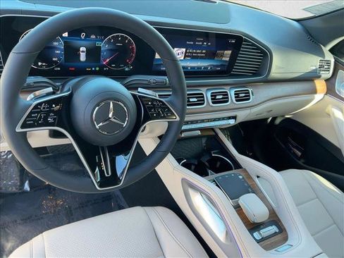 New 2025 Mercedes-Benz GLS 450 4MATIC image 3