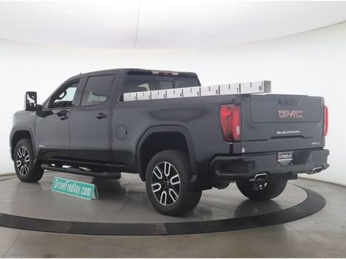 Used 2023 GMC Sierra 1500 AT4 w/ Technology Package AWD/4WD image 8