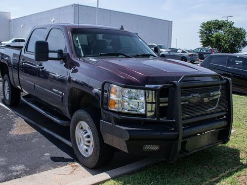 Used 2008 Chevrolet Silverado 2500 LT w/ 2LT Convenience Package AWD/4WD image 3