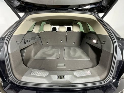 Used 2025 Lincoln Nautilus Premier image 27