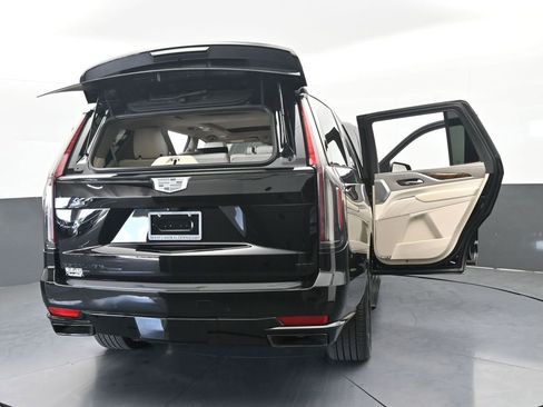 Used 2021 Cadillac Escalade Sport Platinum w/ LPO, ONYX Package image 99