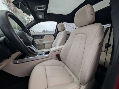 Used 2020 Mercedes-Benz GLB 250 4MATIC image 33