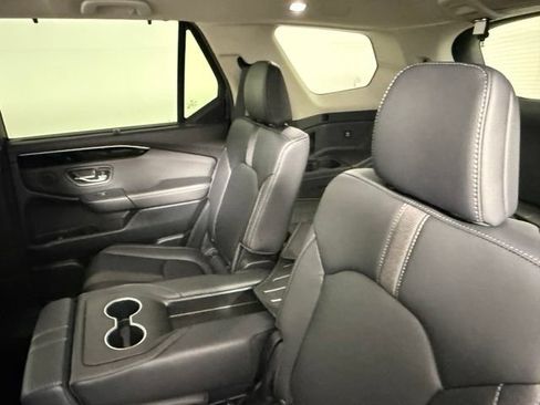 Used 2025 Honda Pilot EX-L image 40