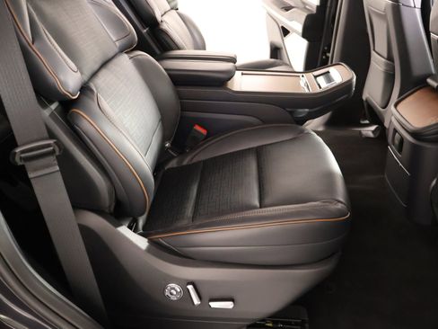 New 2026 Lincoln Navigator Black Label AWD/4WD image 16