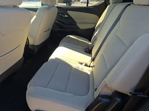 Used 2022 Chevrolet Traverse LS image 13