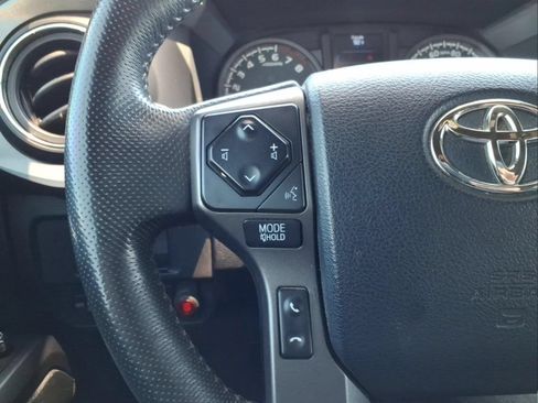 Used 2019 Toyota Tacoma TRD Off-Road AWD/4WD image 26