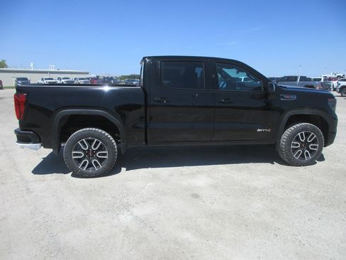 New 2026 GMC Sierra 1500 AT4 w/ AT4 Premium Package AWD/4WD image 3