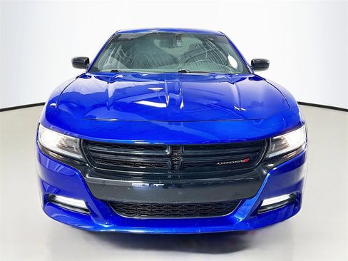 Used 2022 Dodge Charger SXT w/ Blacktop Package image 4