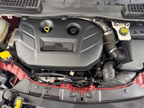 Used 2019 Ford Escape Titanium image 17