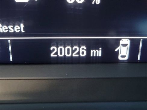 Used 2025 Chevrolet Trax LS image 11