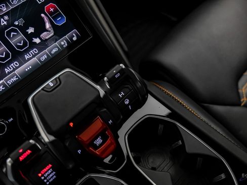 Used 2024 Lamborghini Urus S image 64