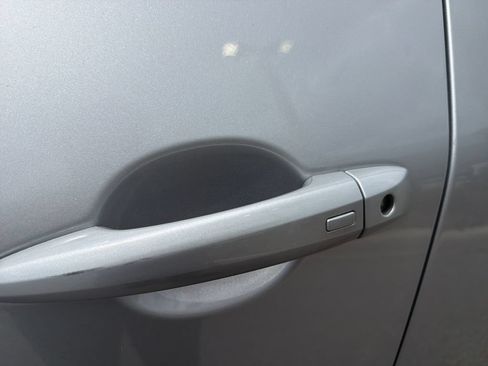Used 2023 Nissan Rogue SV FWD image 15