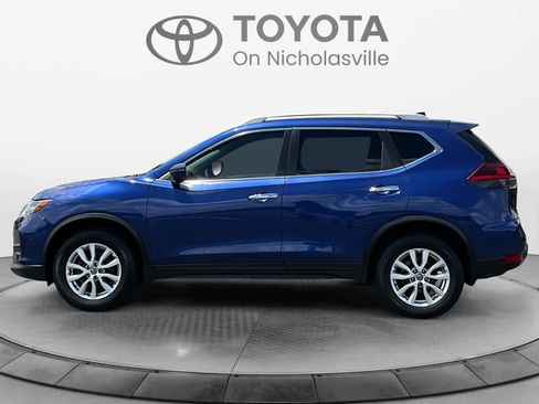Used 2019 Nissan Rogue SV AWD/4WD image 3