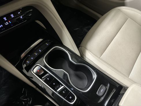 Used 2022 Buick Envision Essence w/ Safety Package AWD/4WD image 26