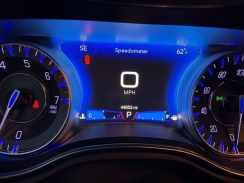 Used 2020 Chrysler 300 Touring w/ Sport Appearance Package image 15