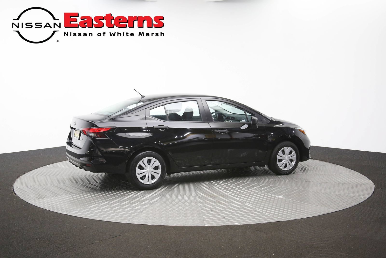 Used 2025 Nissan Versa S FWD image 41