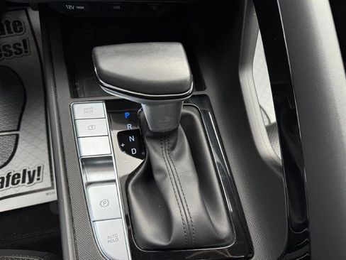 Used 2021 Hyundai Elantra Limited image 26