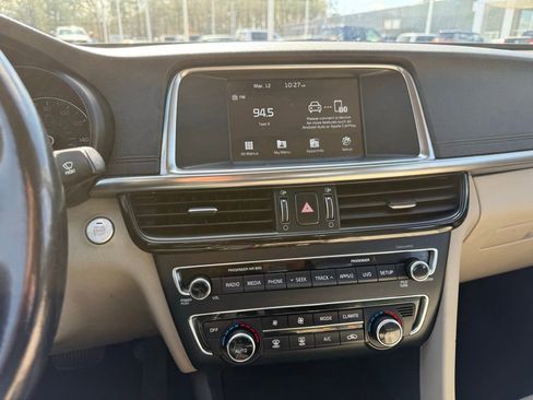 Used 2018 Kia Optima EX w/ Premium Package image 17