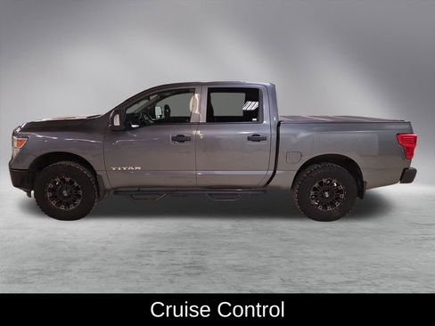Used 2018 Nissan Titan S image 5
