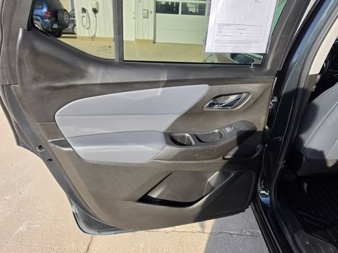 Used 2021 Chevrolet Traverse Premier AWD/4WD image 12