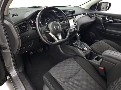 Used 2018 Nissan Rogue Sport SV w/ SV Technology Package AWD/4WD image 13