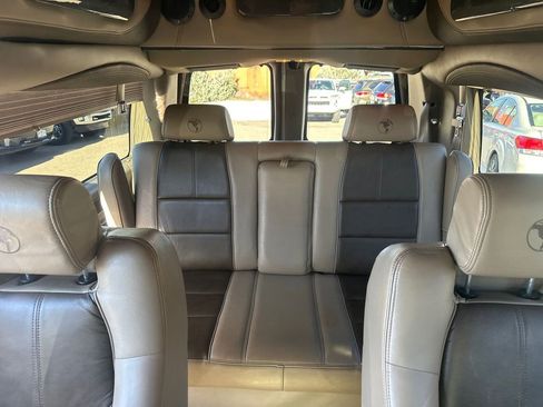 Used 2016 Chevrolet Express 2500 image 19